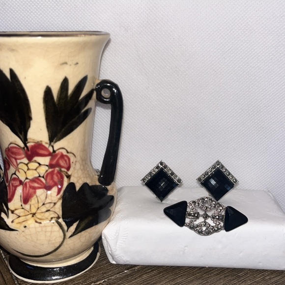 VTG 1928 Silver Faceted Black Rhinestone Marcasite Clip-on Earrings and Brooch - Picture 6 of 6